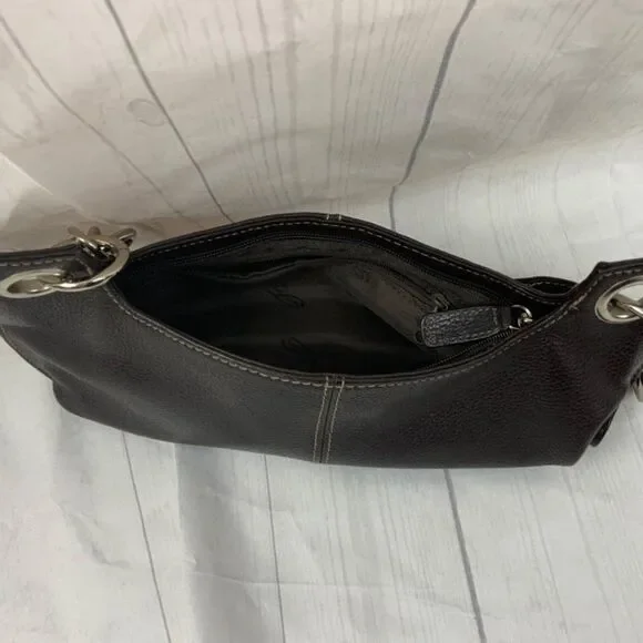 31. Fossil Black Leather Small Handbag - Picture 3 of 4